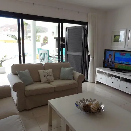 Sol Y Luna - Heated Pool - Bbq - Car Not Essential Villa Playa Blanca (Lanzarote)