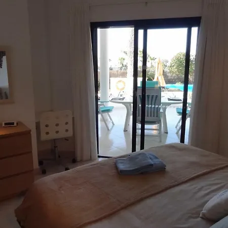 Sol Y Luna - Heated Pool - Bbq - Car Not Essential Villa Playa Blanca (Lanzarote)