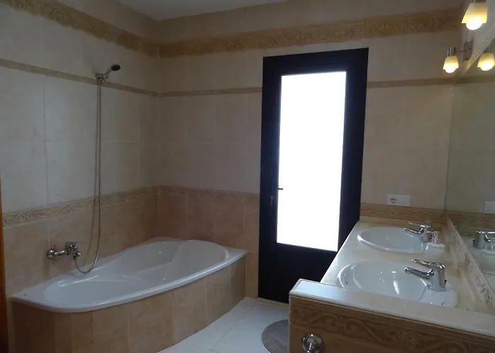 Sol Y Luna - Heated Pool - Bbq - Car Not Essential Villa *