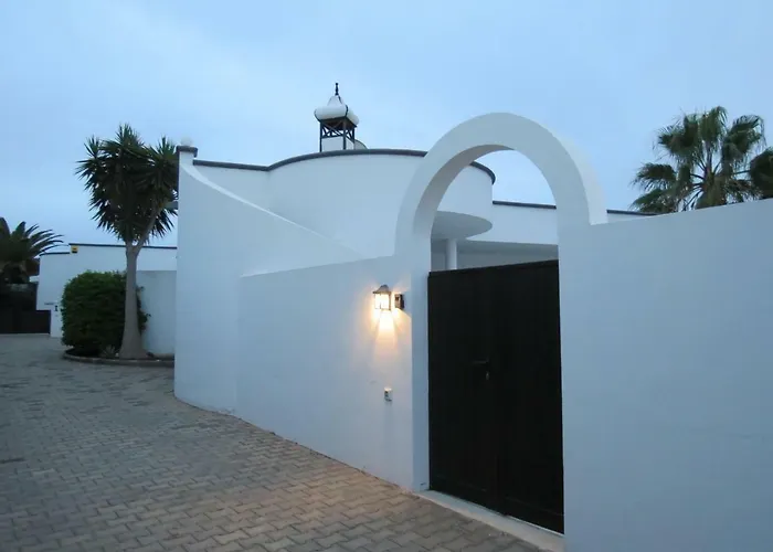 Villa Sol Y Luna - Heated Pool - Bbq - Car Not Essential Playa Blanca (Lanzarote)