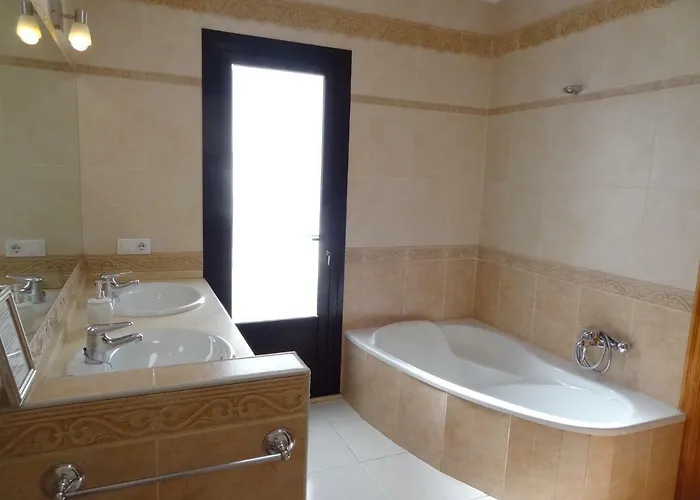 Sol Y Luna - Heated Pool - Bbq - Car Not Essential Villa